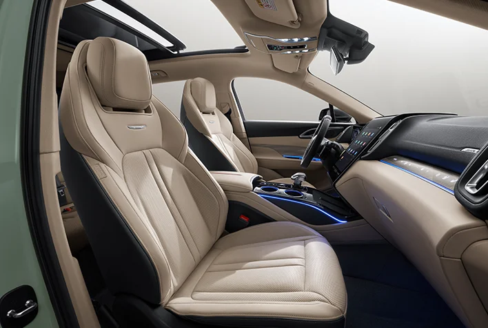 HONGQI HS3 INTERIÉR