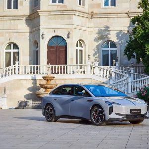 hongqi-eh7-09-scaled