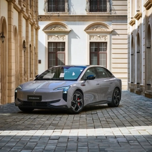 hongqi-eh7-12-scaled