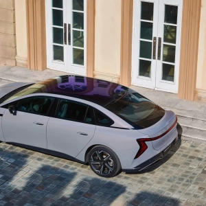 hongqi-eh7-16-scaled