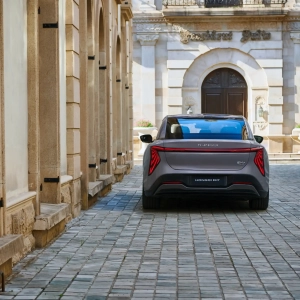 hongqi-eh7-17-scaled