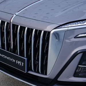hongqi_hs3_02_web